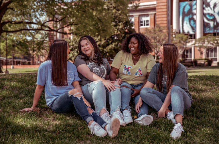 Kappa Delta collegiate sisters